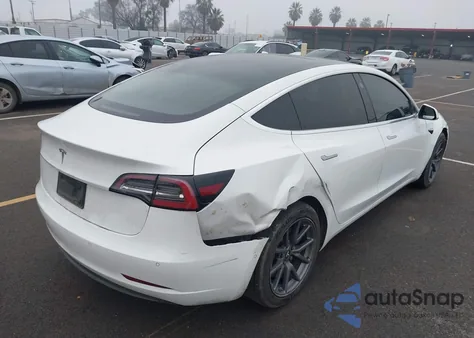2019 Tesla Model 3 Long Range/Mid Range/Standard Range/Standard Range Plus z USA, uszkodzony, nr VIN 5YJ3E1EA8KF425184